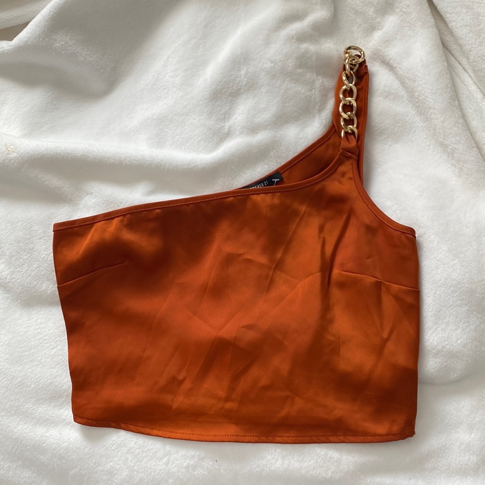 One shoulder top
